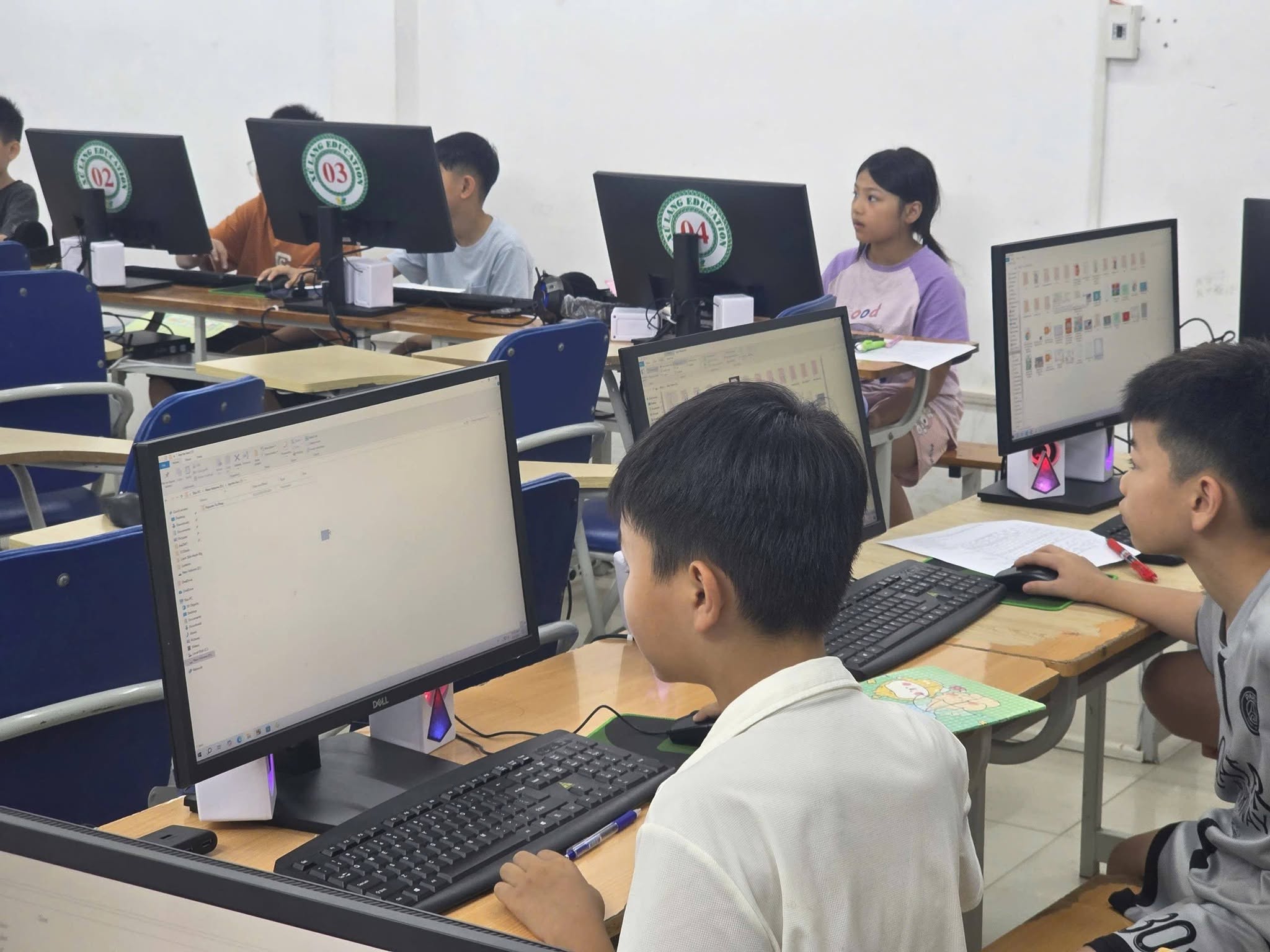 Lớp Tin học-Lập trình-Rô bốt